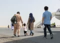 د ټرمپ د فرمان له امله د زرګونو افغان کډوالو پروازونه ځنډېدلي