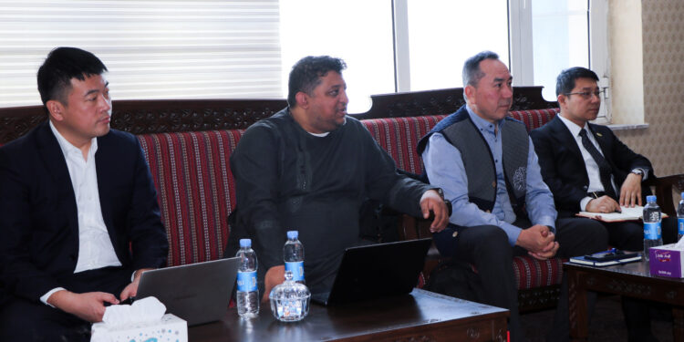 چینايي پانګه والو افغانستان کې پانګونې ته لېوالتیا ښودلې