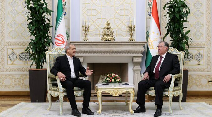 د ایران او تاجکستان ولسمشرانو د افغانستان په اړه خبرې کړې