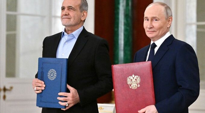 ایران او روسيې د ستراتیژیکو همکاریو تړون لاسلیک کړ