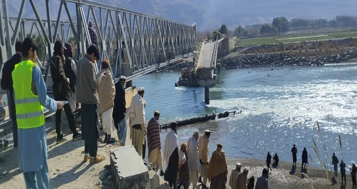 کونړ کې د ۲ ویجاړو شويو پلونو د بیارغولو چارې پيل شوې