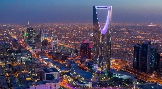 سعودي عربستان؛ مکه او مدینه کې بهرنیو پانګوالو ته د پانګونې اجازه ورکړې