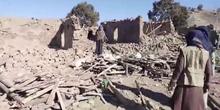 هند: پاکستان خپلې کورنۍ ناکامۍ پر خپلو ګاونډیانو ورتپي