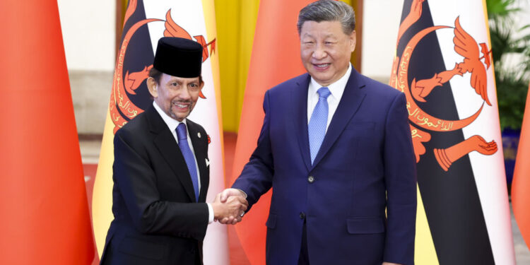شي جين پينګ د بروني له سلطان سره خبرې وکړې