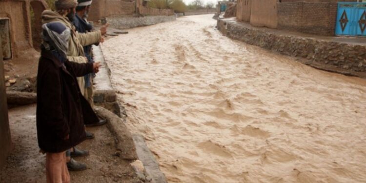 فراه کې را وتلو سېلابونو ۲۵ کسانو ته مرګ ژوبله اړولې ده