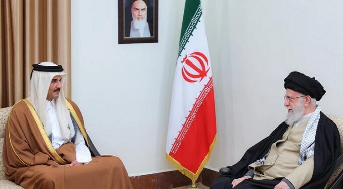 د قطر امیر د ایران له مذهبي مشر سره لیدلي دي