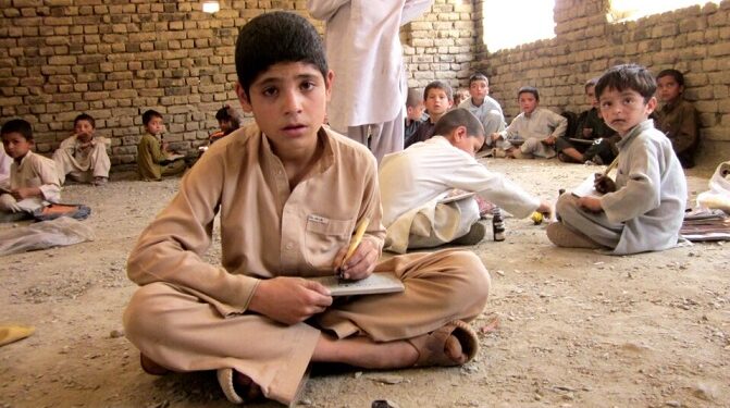یو این ایچ سي ار: په نړۍ کې ۷.۲ میلیونه پناوړي ماشومان له زدهکړو بېبرخې دي
