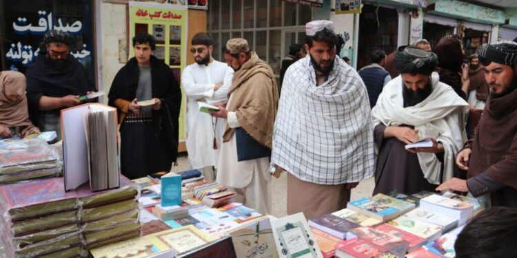 کندهار کې د کتابونو درې ورځنی نندارتون پرانیستل شو