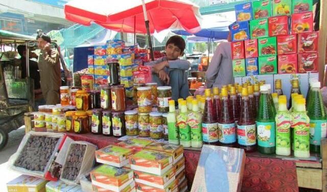 د جلال اباد ښاريان د خوراکي توکو د بيو له لوړوالي شکايت کوي