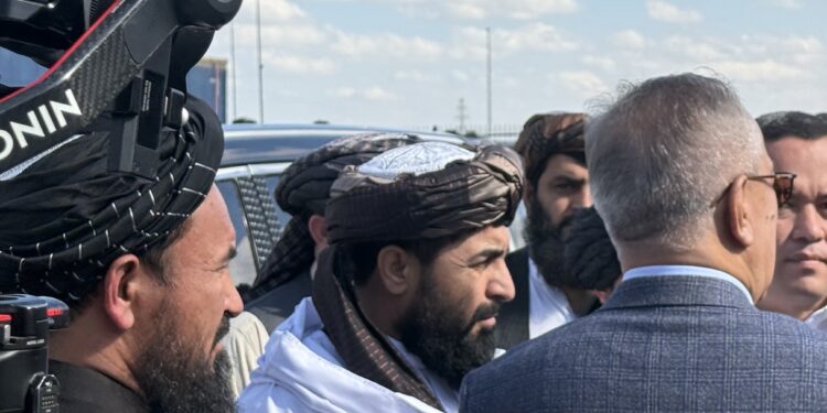د بلخ والي ازبکستان ته سفر کړی