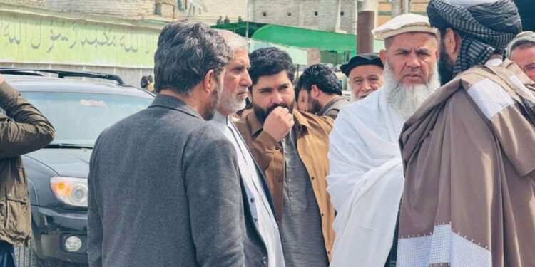 افغان سوداګر: تورخم لاره باید بې قیده او شرطه خلاصه شي