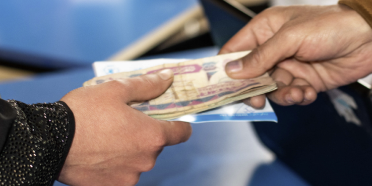کندهارکې ۲۰۰ اړمنو کورنیو ته نقدي مرسته وېشل شوې