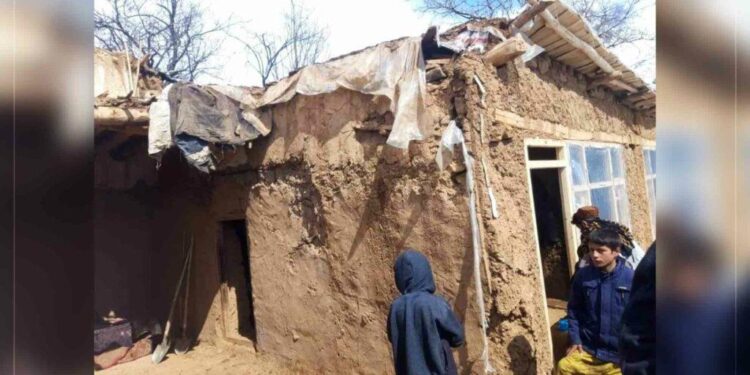 کاپیسا کې د چت لوېدو له امله ۴ کسانو ته مرګژوبله اوښتې
