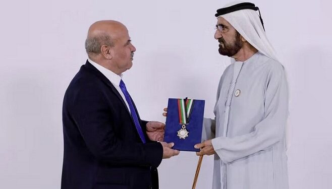 د عربي اماراتو لومړي وزیر، عزیزي ته د “انسان دوستۍ” مډال ورکړ
