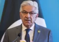 د پاکستان دفاع وزیر: له هند سره هر ډول مقابلې ته چمتو یو