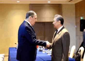 وانګ يي د روسيې د بهرنيو چارو وزير سېرګې لاوروف سره وليدل