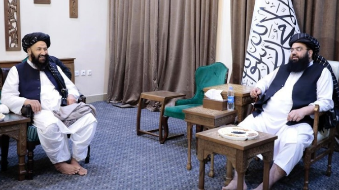 په پېښور کې د ا.ا قونسل د کډوالو چارو له سرپرست وزیر سره کتلي