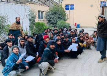کډوالو وزارت: د پاکستان له زندانونو  ۶۲ افغان کډوال ازاد شوي