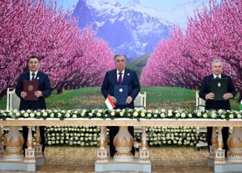 تاجکستان، قرغزستان او ازبکستان د پولو ټاکلو تړون لاسلیک کړ