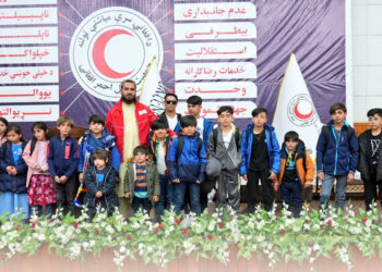۲۰ تنه افغان ماشومان المان کې له درملنې وروسته هېواد ته راستانه شول