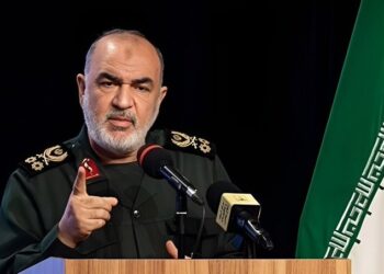 حسین سلامي: هر ډول رواني او پوځي جګړې ته چمتو یو