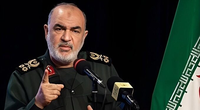 حسین سلامي: هر ډول رواني او پوځي جګړې ته چمتو یو
