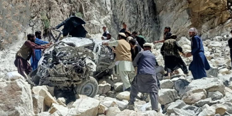 نورستان کې د ترافیکي پېښې له امله درې تنه مړه شوي