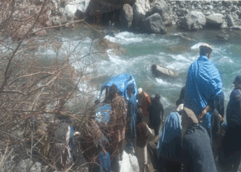 نورستان کې د ترافیکي پېښې له کبله ۶ کسانو ته مرګ ژوبله اوښتې