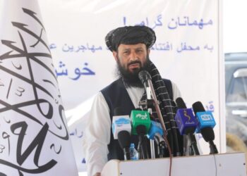 بلخ کې راستنېدونکو کډوالو ته استوګنیزې نمرې وېشل شوې