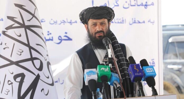 بلخ کې راستنېدونکو کډوالو ته استوګنیزې نمرې وېشل شوې