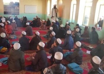 د لوګر پوهنې ریاست: څه باندې ۳۰۰ نوې دیني مدرسې پرانیستل شوې