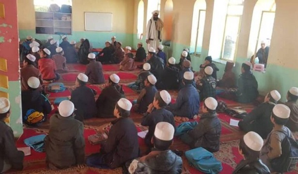 د لوګر پوهنې ریاست: څه باندې ۳۰۰ نوې دیني مدرسې پرانیستل شوې