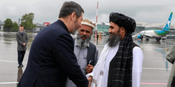 اقتصادي مرستیالۍ: د ا.ا لوړپوړی پلاوی کازان ښار ته رسېدلی