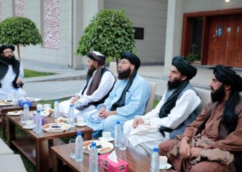 مولوي عبدالکبیر: له هرې ممکنې لارې به د کډوالو ستونزې حل کړو