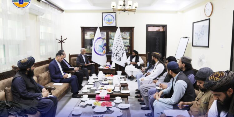 کابل کې د ایران له سفیر سره پر ګډو همکاریو خبرې شوې دي