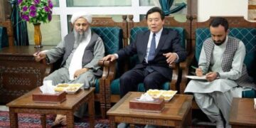 د مخابراتو وزیر له یوه چینايي شرکت سره د مصنوعي ځیرکتیا په اړه خبرې کړې دي
