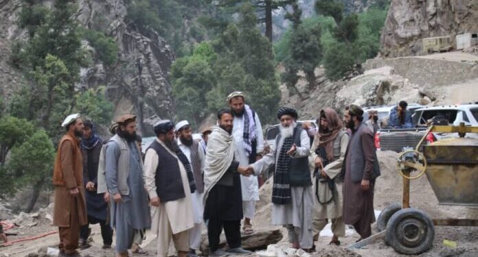 ټولګټو وزارت؛د کونړ-نورستان سړک د جوړولو پاتې چارې پیلېږي