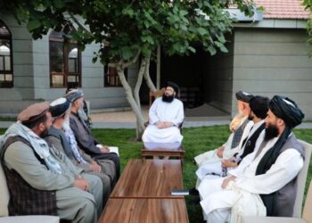 مولوي عبدالکبیر: د کډوالو لپاره د ښارګوټو د پرانیستلو چارې روانې دي