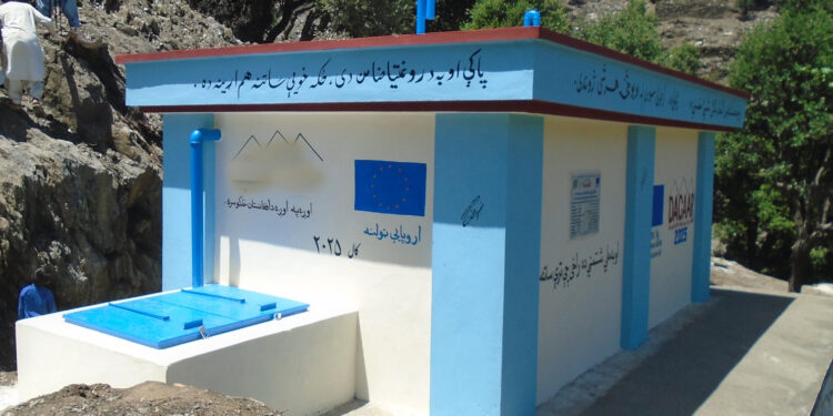 کونړ کې نږدې ۳۰۰ کورنیو ته د څښاک پاکې اوبه برابرې شوې