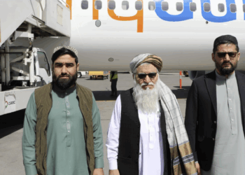 د چاپېریال ساتنې ادارې رییس د یوه پلاوي په مشرۍ روسيې ته ولاړ