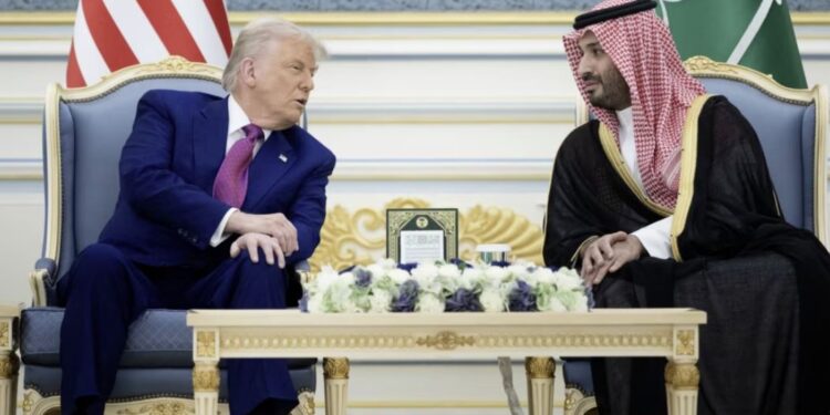 سعودي عربستان؛ امریکا کې د ۶۰۰ میلیارد ډالرو پانګونې ژمنه کړې