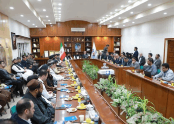 د فراه والي: له ایران سره د پراختیایي پروژو هوکړې لاسلیک شوې