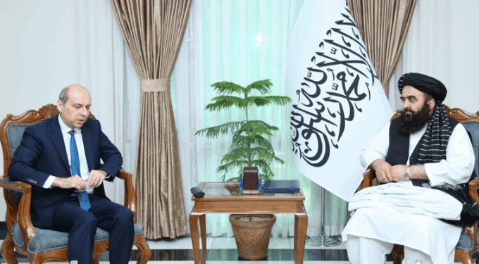 د بهرنیو چارو وزیر د روسیې له سفیر دیمیتري ژیرنوف سره کتلي