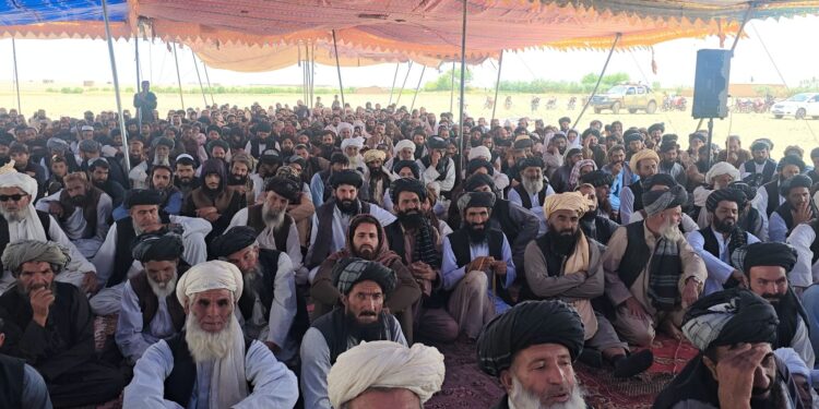 کوچیان: سرپرست حکومت دې زمونږ ستونزو ته رسېدنه وکړي