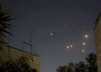 ایران په تازه بریدونوکې شاوخوا ۵۰ توغندي پر اسراییل توغولي