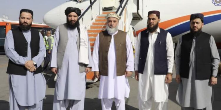 د ازبکستان د پانګونې په نړیوال کنفراس کې افغان پلاوی ګډون کوي