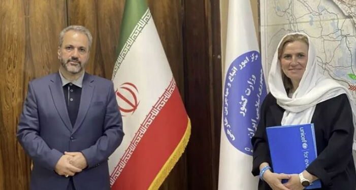 یونیسف له افغان ماشومانو د ملاتړ په موخه له ایراني لوري سره هوکړه لاسلیک کړه