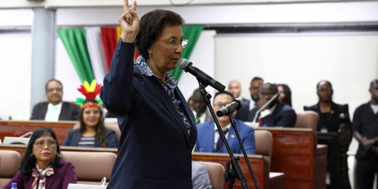 شي جين پينګ د سورينام منتخبې ولسمشرې ته د مبارکۍ پيغام ولېږه
