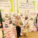 اتصالات له ایران څخه راستنیدونکو ته له ۱۷.۵ ټنو څخه ډېر خوراکي توکي وویشل