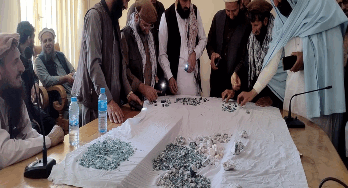 نورستان کې د ازادې بولۍ له لارې بیروج پلورل شوي